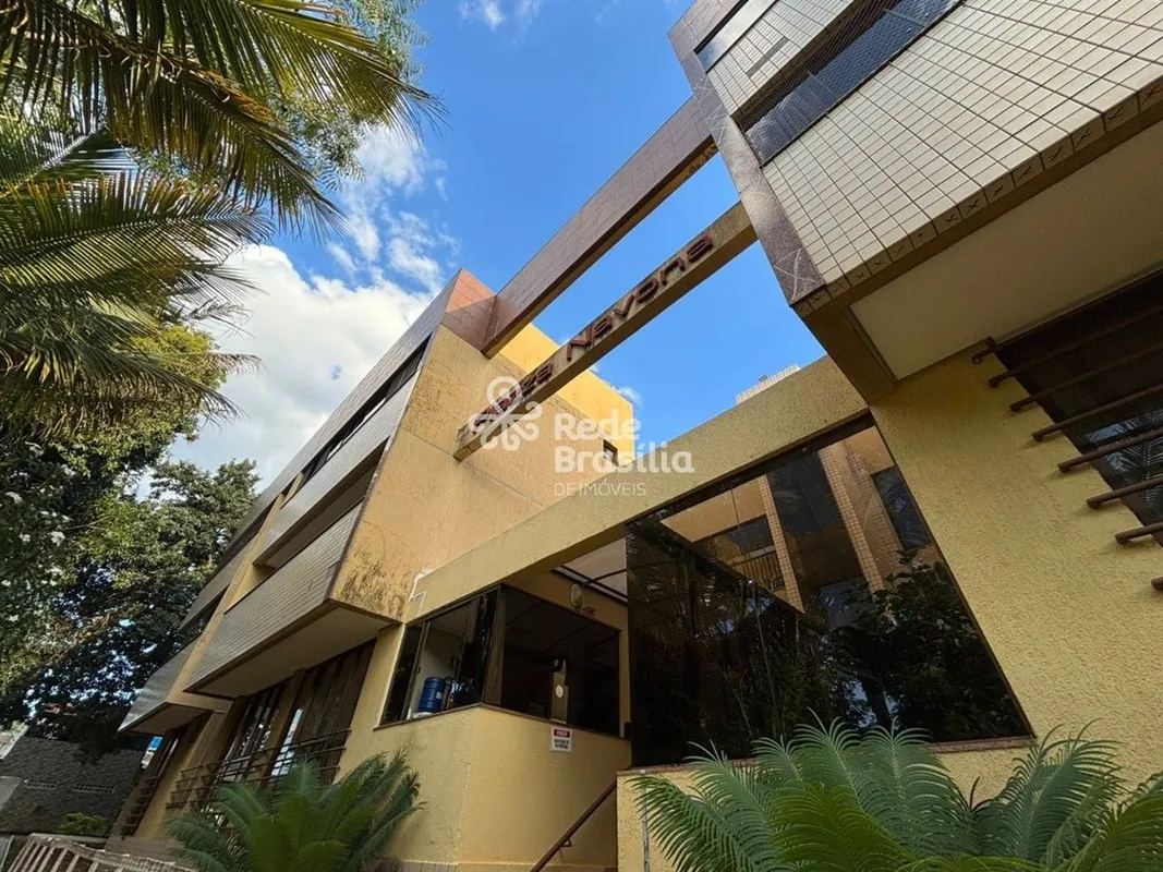 Kitnet mobiliada e com vaga de garagem!Composta por sala com armários conjugada ...