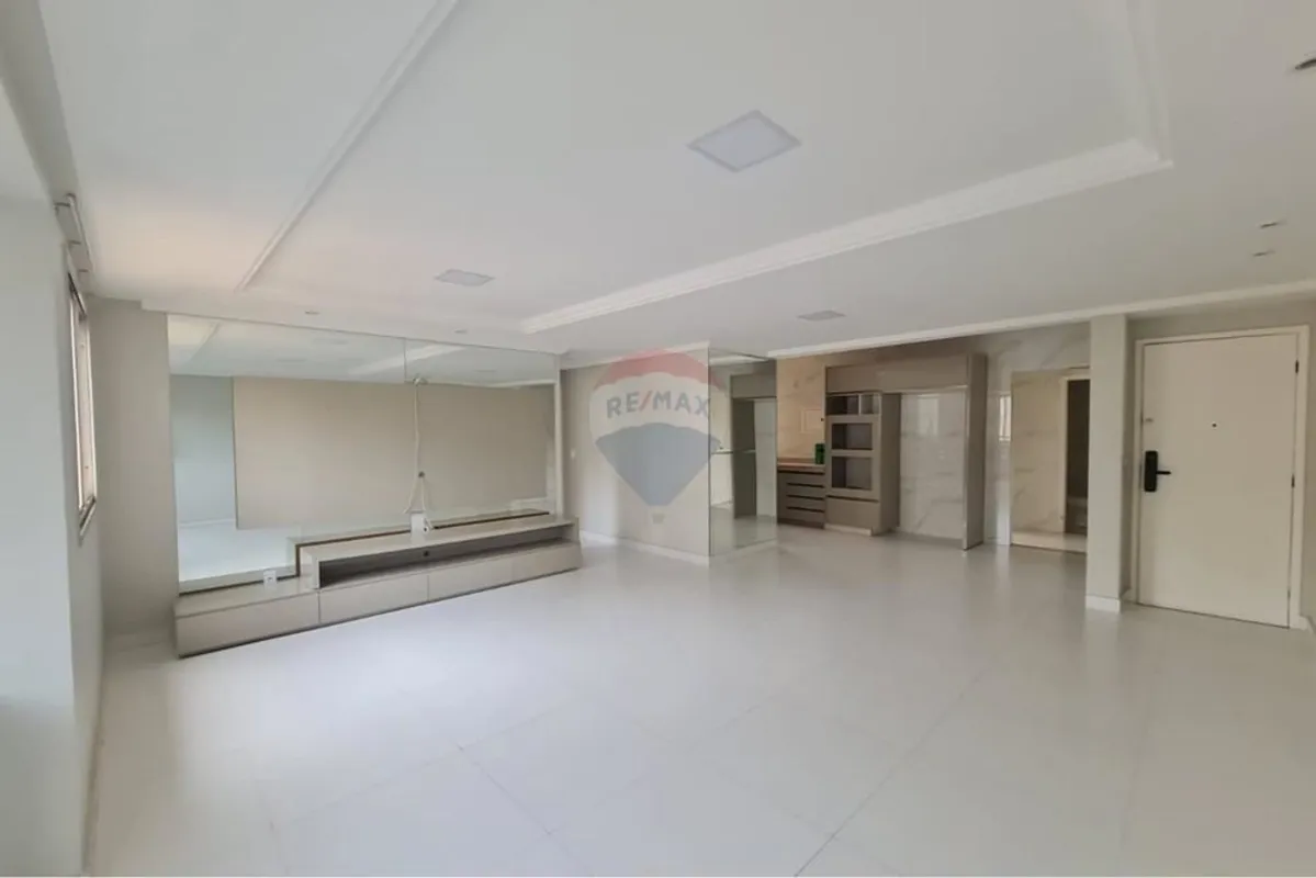 Eduardo Oliveira(61) 9 8380.6685CRECI 29.500Apartamento reformado em Águas Clara...