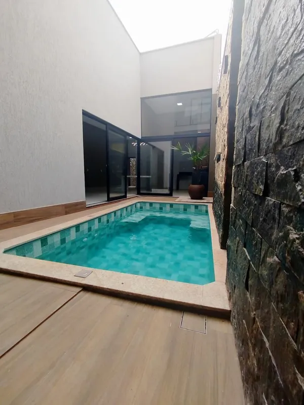 Sobrado novo, arquitetura moderna de alto padrão Excelente Localização, sol da m...