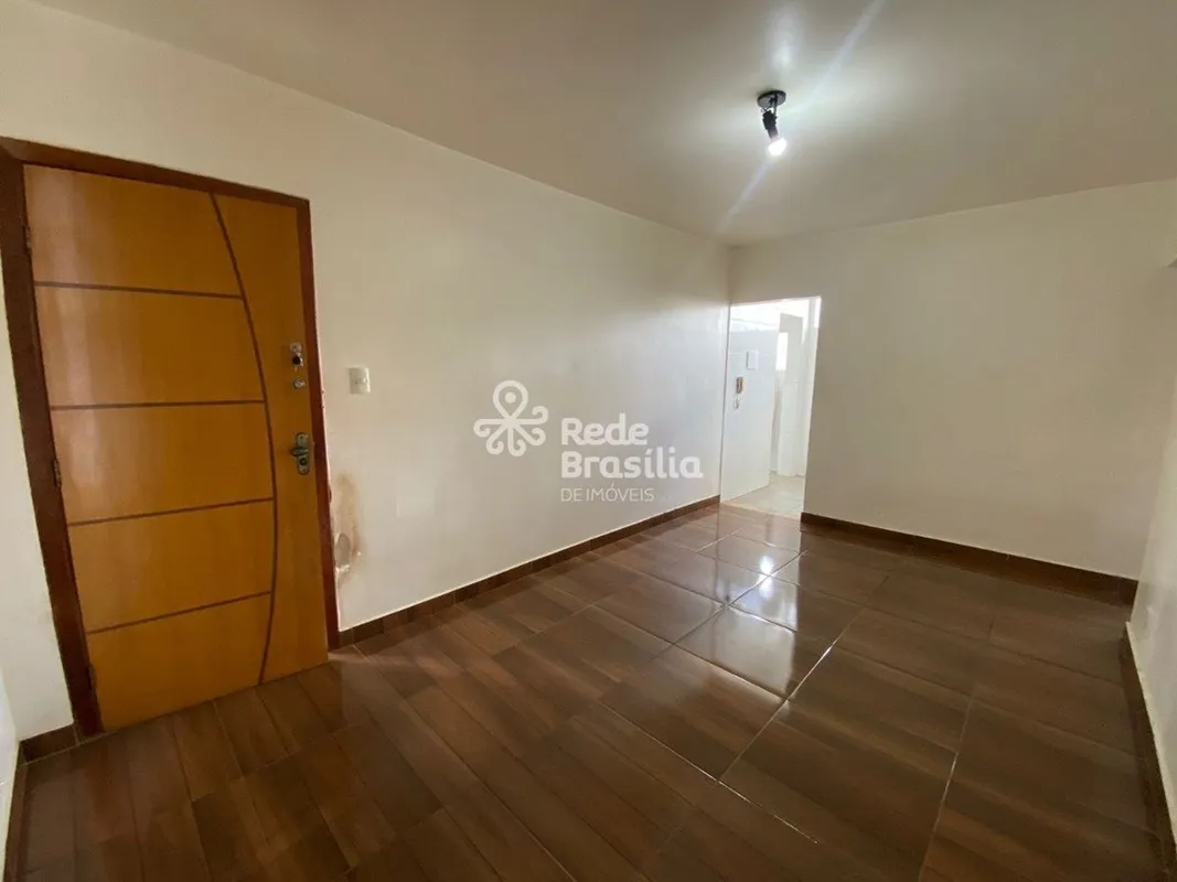 Apartamento em predio estilo JK sem Pilotis 56 m2 Reformado.Localizado no 3 anda...