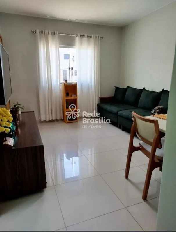 QR 315 | Casa Sobrado 5 Quartos sendo 2 Suítes - Aceita Permuta em Imóveis na Po...