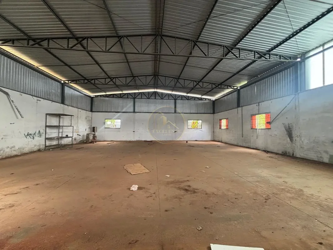 Excelente Galpão com grande potencial comercialLote amplo com 1.000 m2Poço artes...