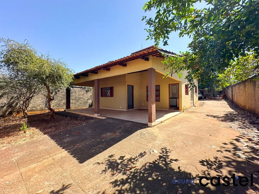 Chácara - Chácara Retiro - Goiânia- 3 dormitórios- 1 sala- 1 varanda- 2 banheiro...