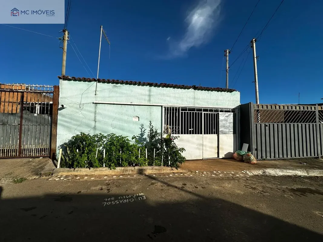 Casa à Venda na QR 327 Conjunto 6 - Samambaia Sul | 2 Quartos | Kit na Lateral |...