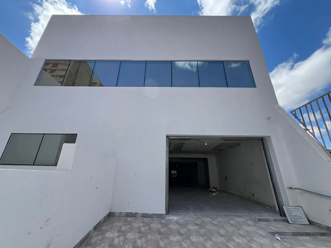 Prédio ideal para clinicas em local super privilegiado na avenida mais famosa de...