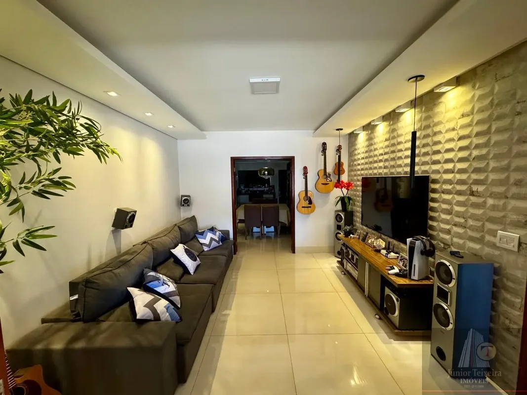 Imagine morar na charmosa Rua setor O Ceilândia no Distrito Federal, com uma cas...