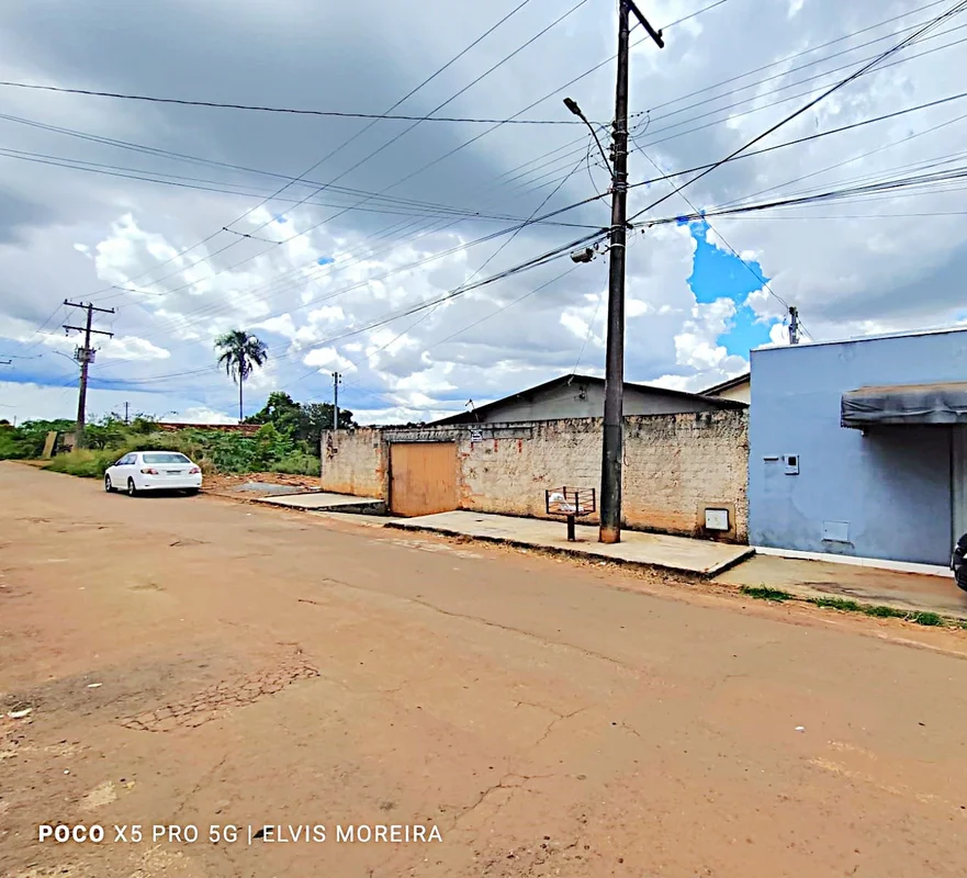 CASA À VENDA DE 3 QUARTOS, COM CHURRASQUEIRA, NO BAIRRO JARDIM BOM CLIMA, EM ANÁ...