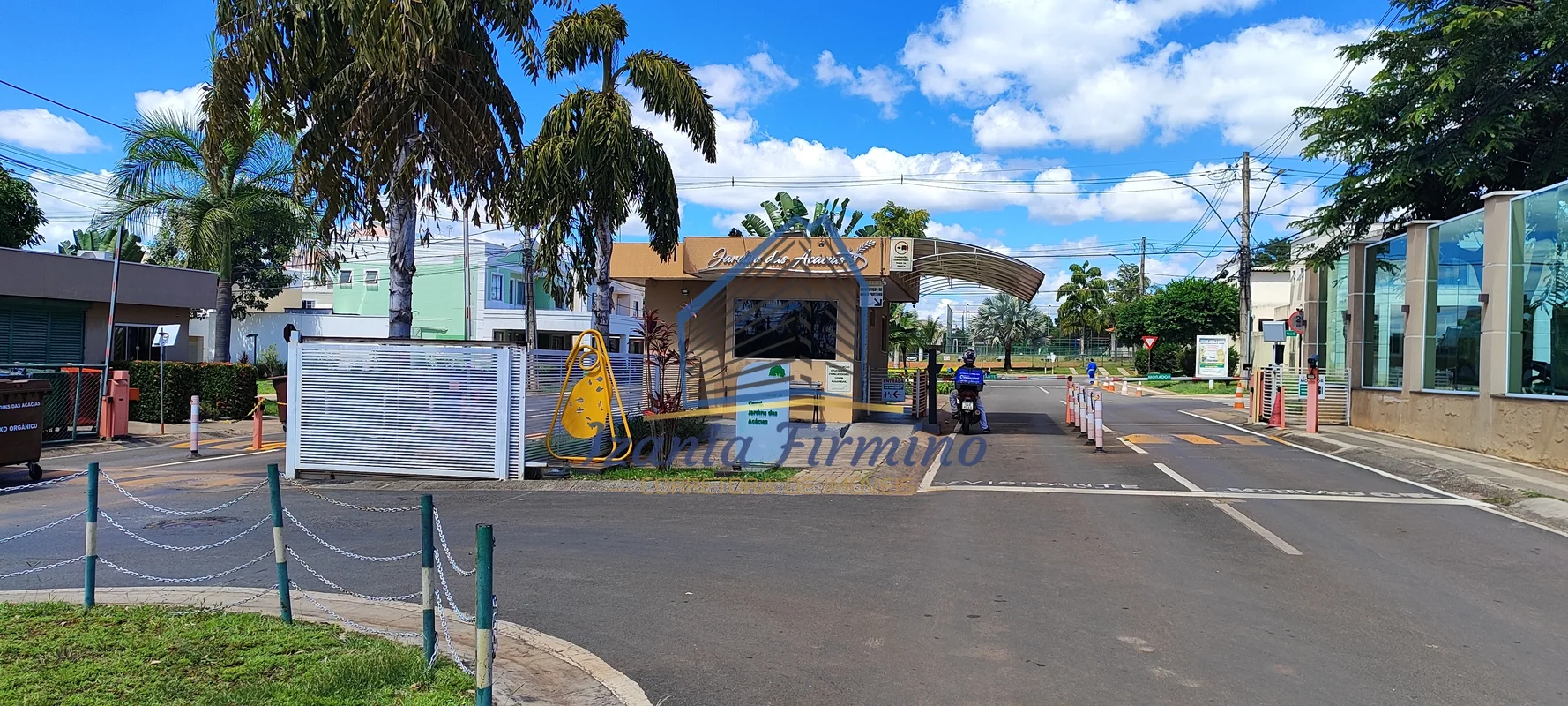 OPORTUNIDADE DE MORAR BEM!!!!Apartamento 2º andar ;- sala de visitas - varanda ;...