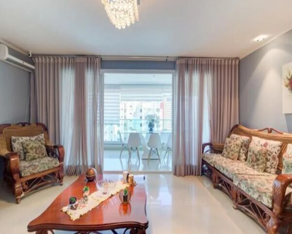 Via terrazzo com 170m2 oportunidade! Com 4 Dormitórios, sendo 3 suítes, e 4 Banh...
