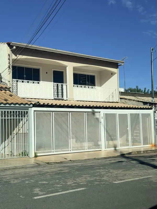 SOBRADO NA QE 26 ? GUARÁ II | 4 QUARTOS | 2 SUÍTES | ENERGIA SOLARExcelente sobr...