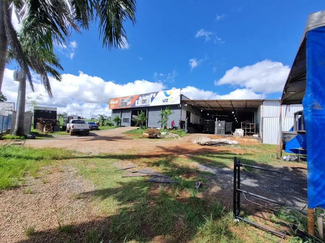 Galpão Comercial na GO-020 com 5.000 m² – Excelente LocalizaçãoLocalização estra...