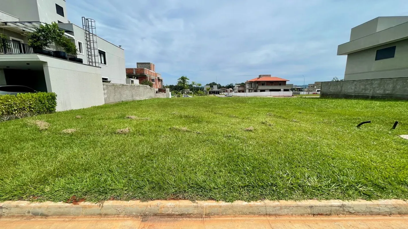Excelente lote à venda no Condomínio Jardins França. Terreno amplo com 410,13m2....