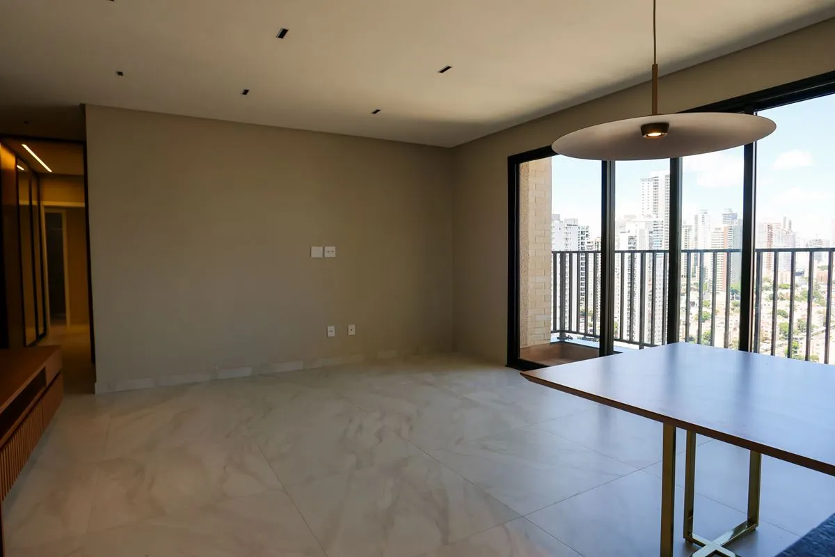 APARTAMENTO SEMI MOBILIADO COM 3 SUÍTES NO WORLD TRADE CENTER – VISTA DESLUMBRAN...