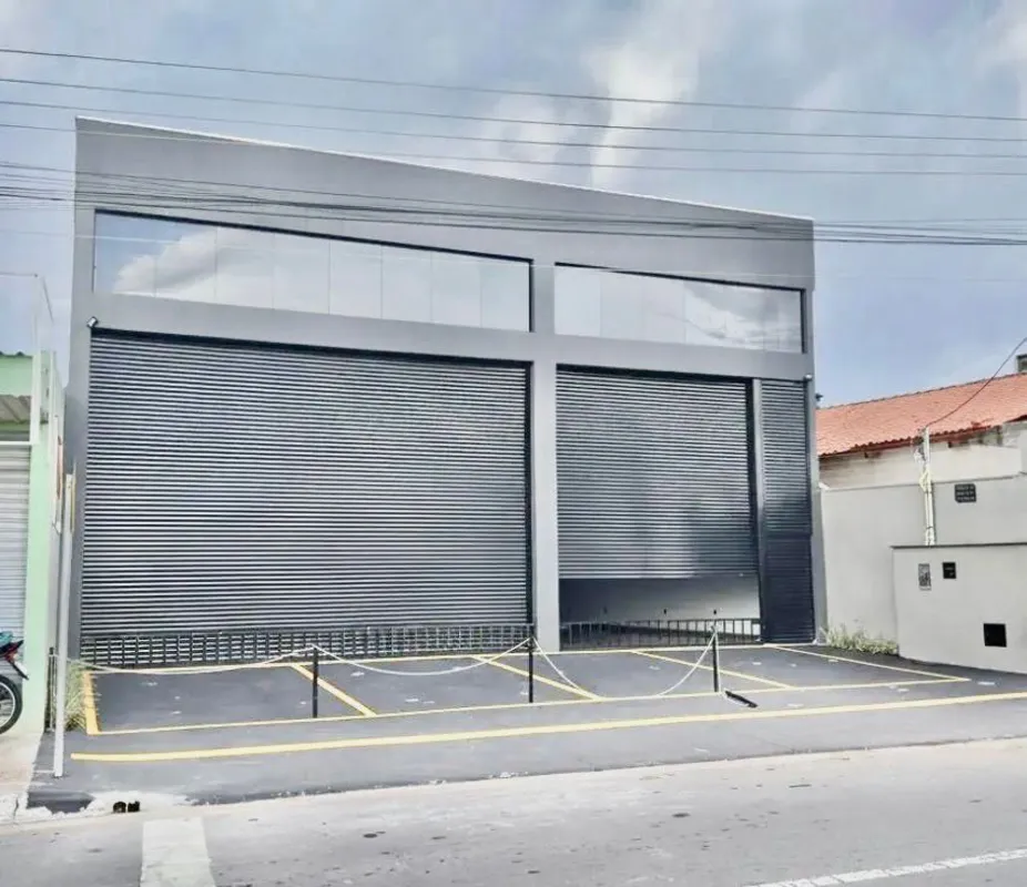 Galpão comercial, próximo ao Passeio das águas.O terreno possui 386 m² e 366 m² ...