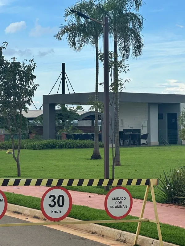 Excelente lote à venda no Jardins França.Com 593,68m², ótima topografia e ideal ...