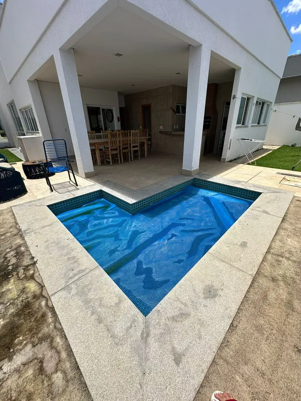 Casa térrea com excelente distribuição de espaços, ambientes amplos, bem ilumina...