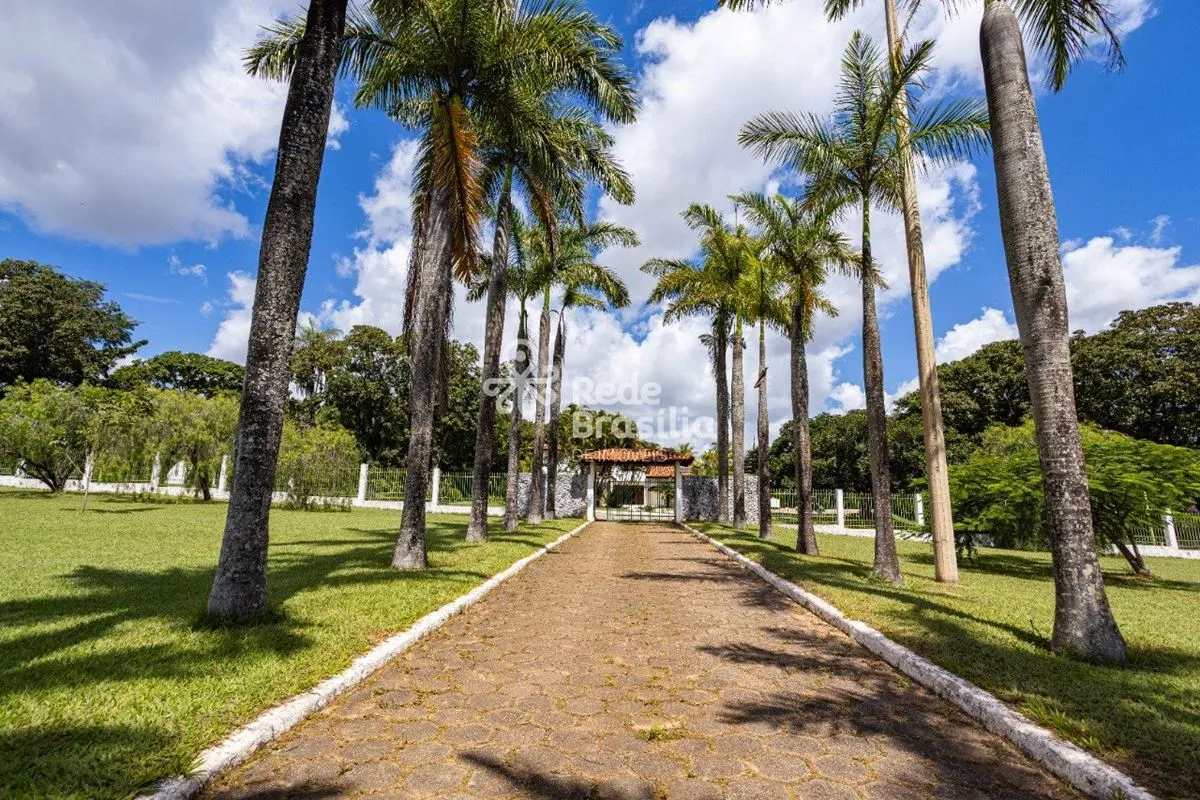 TH34904 - Smpw Qd 04 Park Way, Casa 04 quartos, 1.100m². Agende sua visita! Imóv...