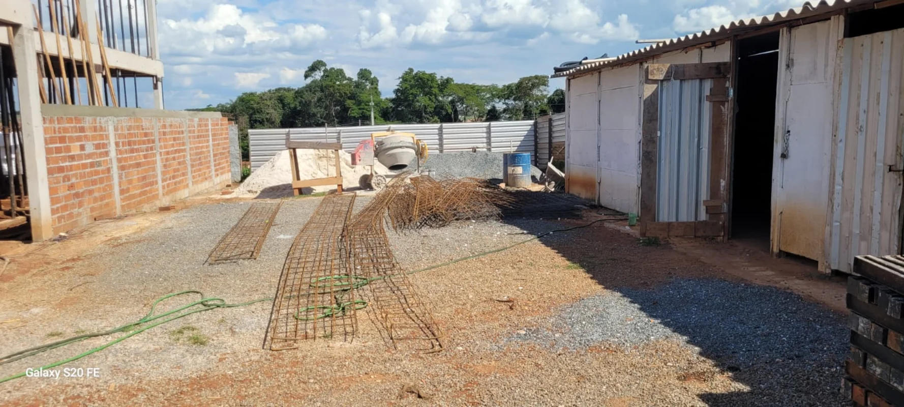 Lote FGR, em Condomínio Fechado, Lote plano, com ótima localização no condomínio...
