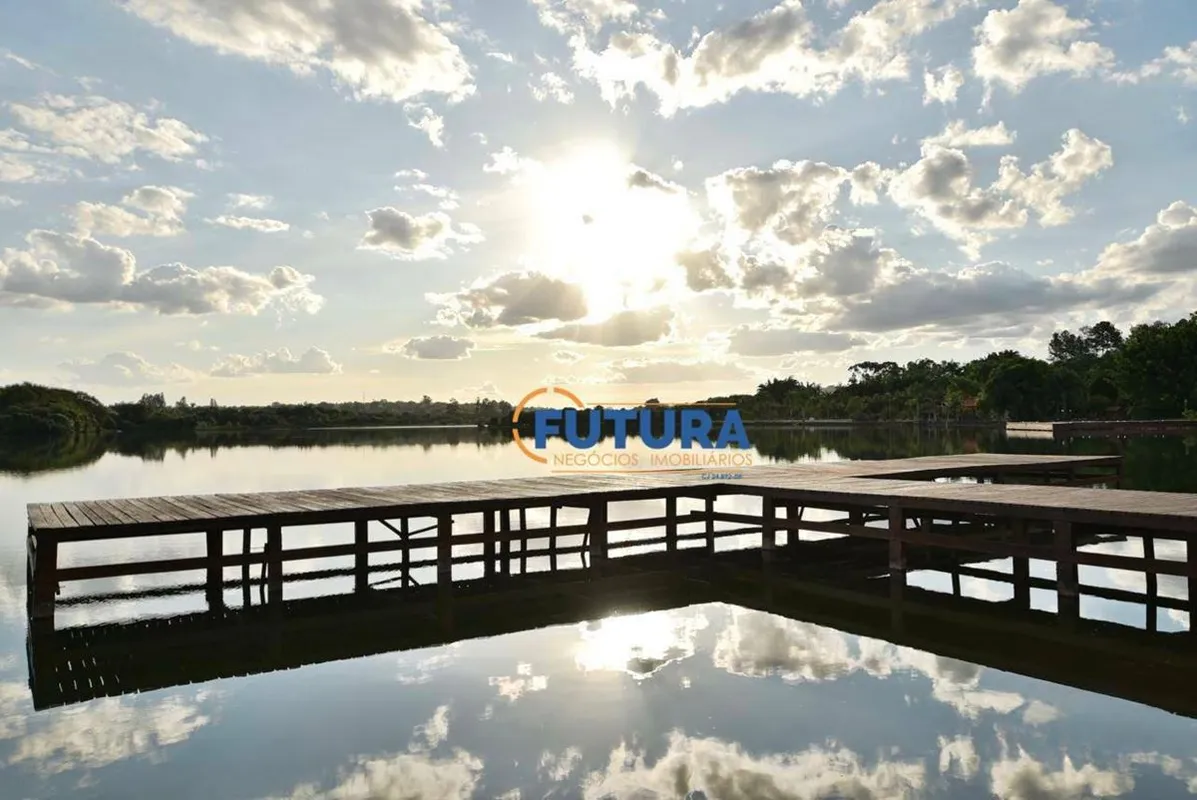 A FUTURA NEGÓCIOS IMOBILIÁRIOS disponibiliza para VENDA:Mansão de Luxo à Beira d...