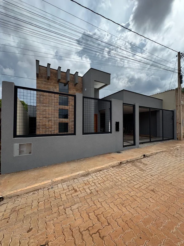 Linda Casa à Venda – Rua 2 | Setor 26 de SetembroCASA NÃO ACEITA FINANCIAMENTO!V...