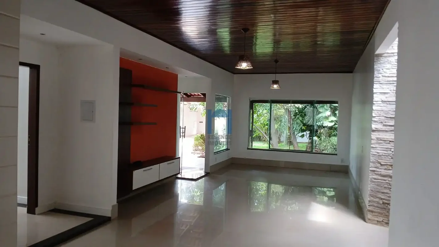 Excelente casa terréa com 02 quartos sendo 01 suíte, ambiente harmonizado com a ...