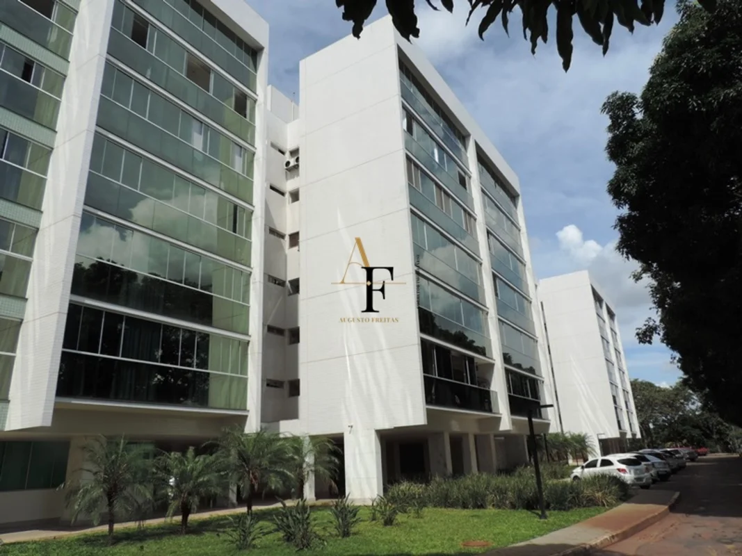 Excelente oportunidade para morar com conforto e sofisticação na Octogonal! Apar...