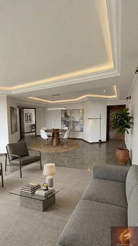 LOCAÇÃO | 3 QUARTOS SUDOESTE | 180M² | PLANTA RARA | VAZADOApartamento com plant...