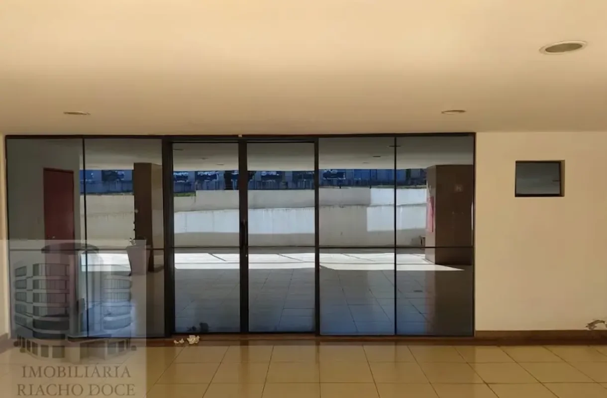 OPORTUNIDADE PARA O SEU NEGÓCIO NO SIG! ALUGA-SE LOJA COMERCIAL – ED. BARÃO DO R...