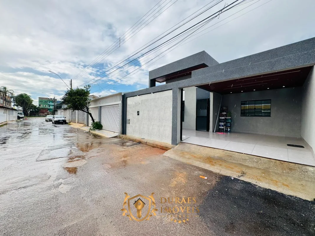 A Durães Imóveis Brokers tem a honra de apresentar este belíssimo imóvel localiz...