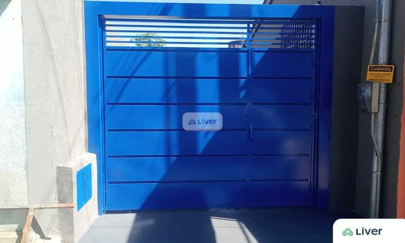 ?? CASA PARA LOCAÇÃO? Características do imóvel:?? Sala ampla e bem iluminada?? ...