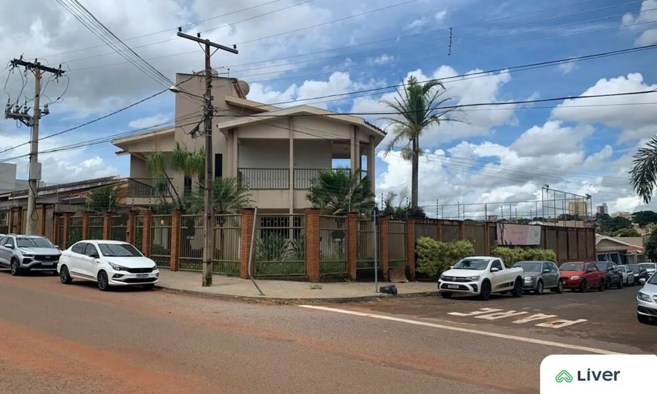 Sobrado com 4 Quartos no Bairro Odília, Rio Verde-GO.?? Imóvel ideal para quem b...