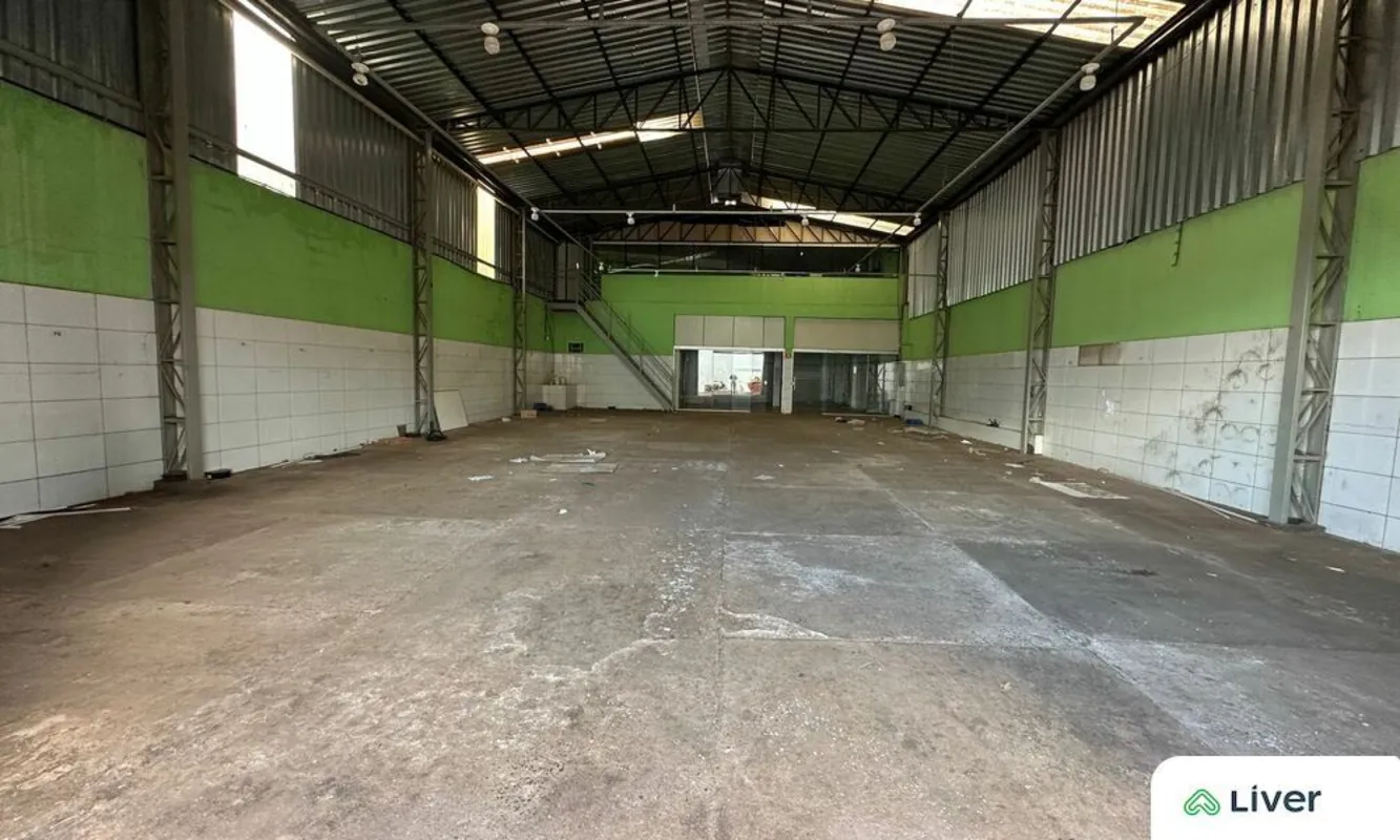 Galpão de 280 m² Aara locação no Bairro Vitória Régia, Rio Verde\/GO.?? Ótima op...
