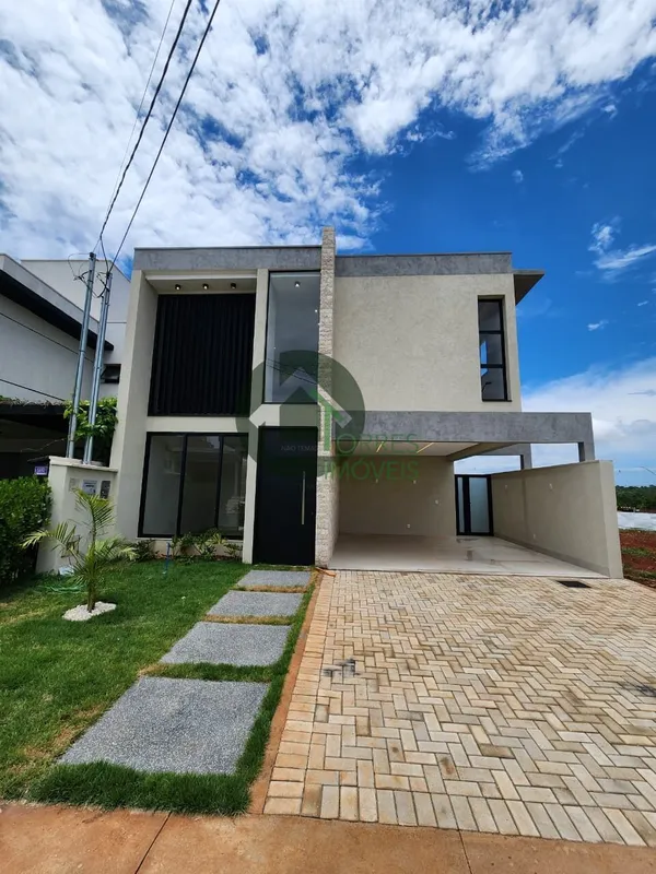 Sobrado com 4 quartos, sendo 3 suítes no piso superior e 1 no térreo, além de su...