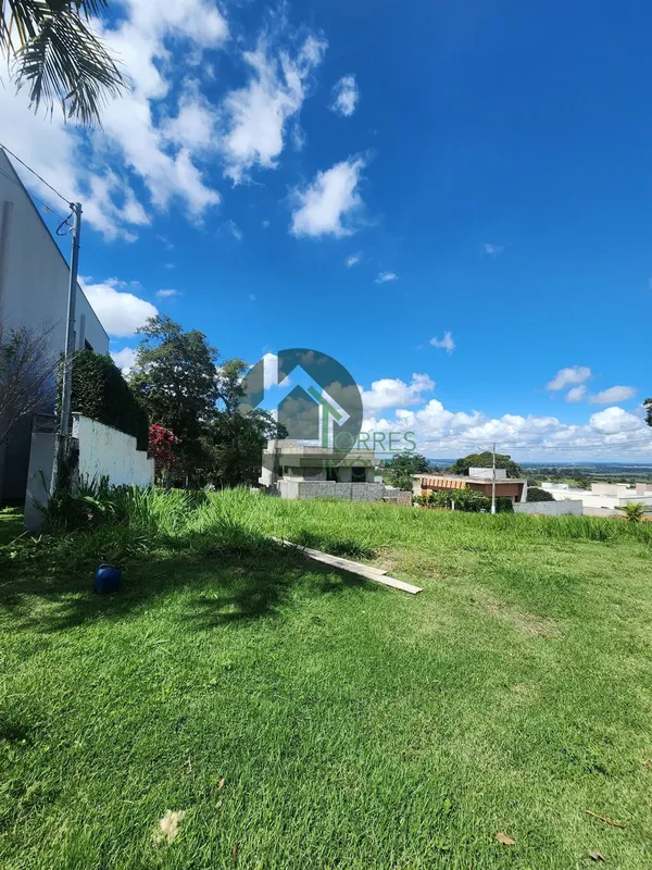 Lote em condomínio Vale Verdearea de 403m2Informações sobre o condomínioDescubra...