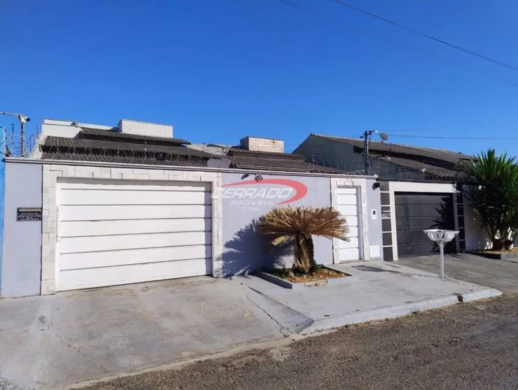 Casa térrea com 3 quartos sendo 1 suíte, escritório, montada em armários, ares c...