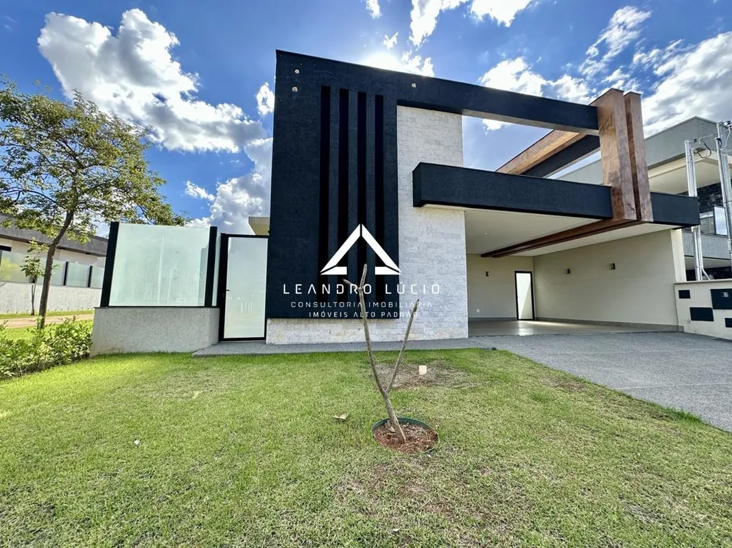 Casa térrea à venda no Parqville Pinheiros em Aparecida de Goiânia, alto padrão,...