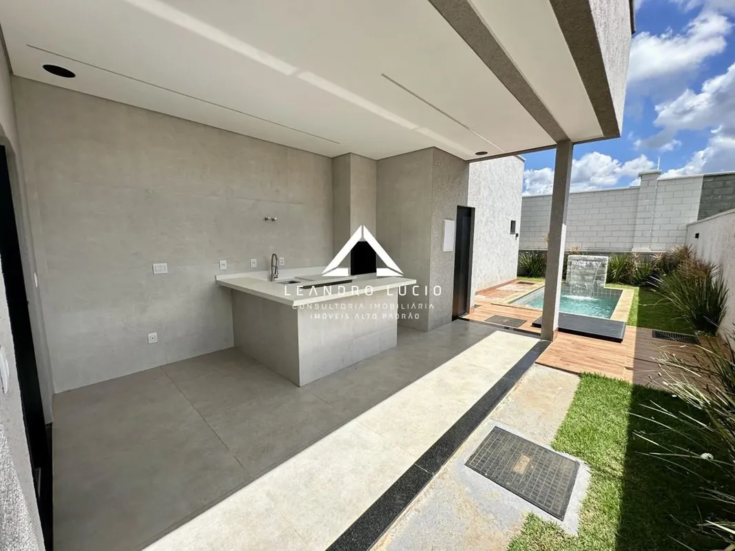 Casa de Alto Padrão à Venda no Terras Alphaville Residencial 1 Senador Canedo Ex...