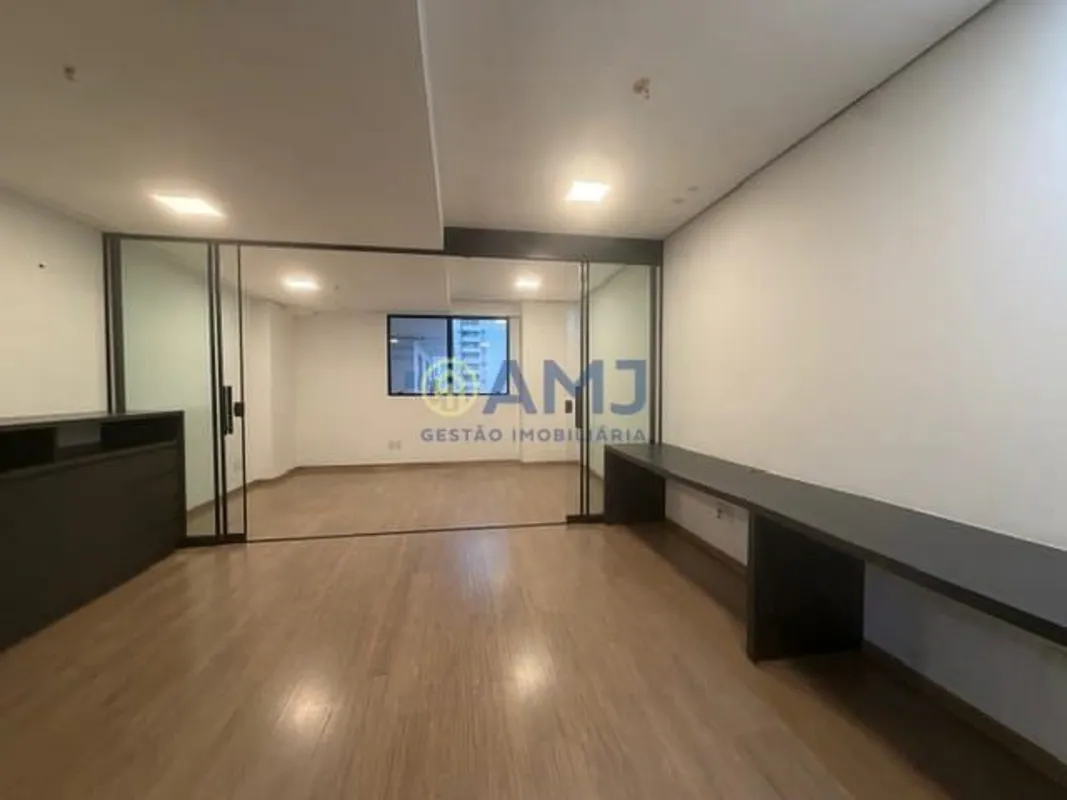 SALA COMERCIAL PARA LOCAÇÃO SETOR OESTEExcelente oportunidade para instalar seu ...