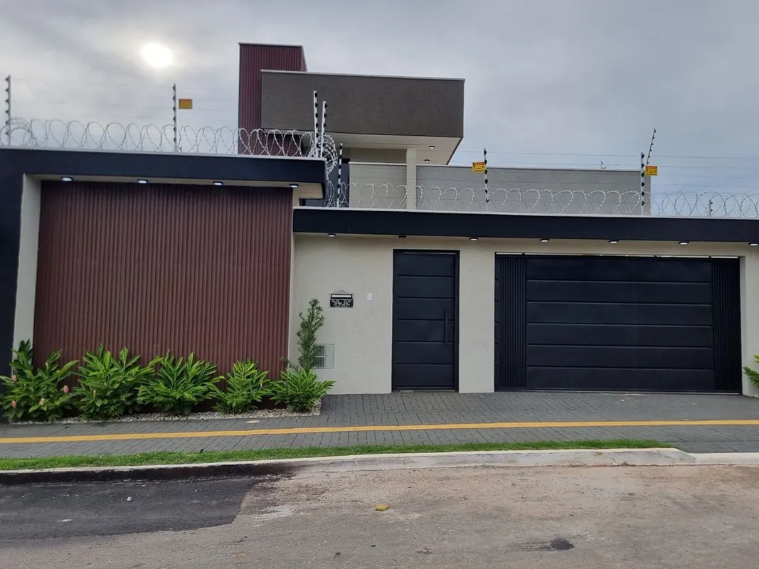 ?? Casa moderna com piscina e 3 suítes no Bairro IldaSe você procura uma casa pr...
