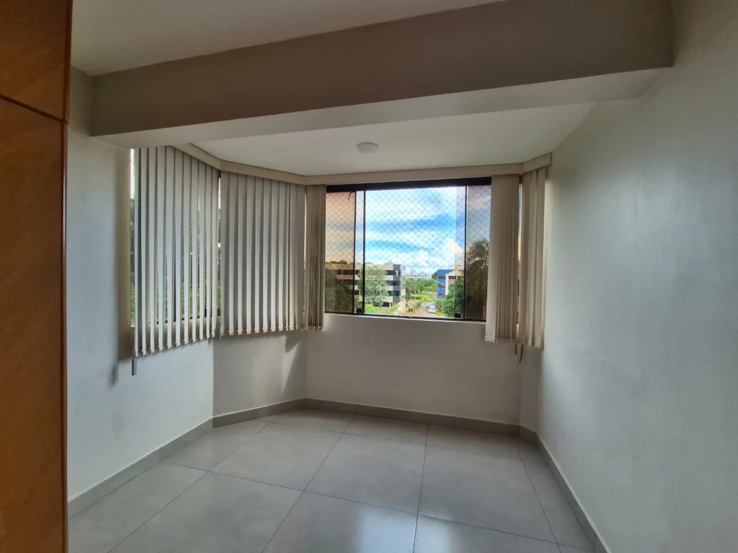 Explore um apartamento de alto padrão no coração do Sudoeste, Brasília, localiza...