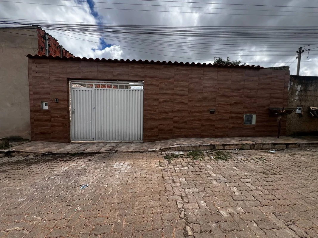 CASA À VENDA NA SHSN CHÁCARA 115 – CONJUNTO FDescubra o conforto e a amplitude d...