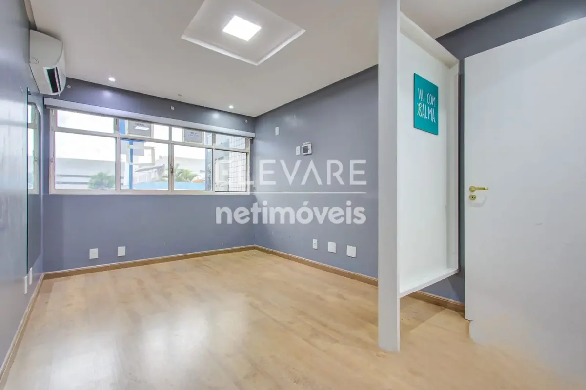 Excelente sala comercial em escritório moderno, funcional e com ótima apresentaç...