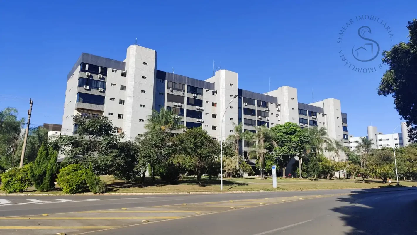 Apartamento vazado na SQN 111 – Asa Norte | 4 quartos | 2 suites | 2 vg de garag...