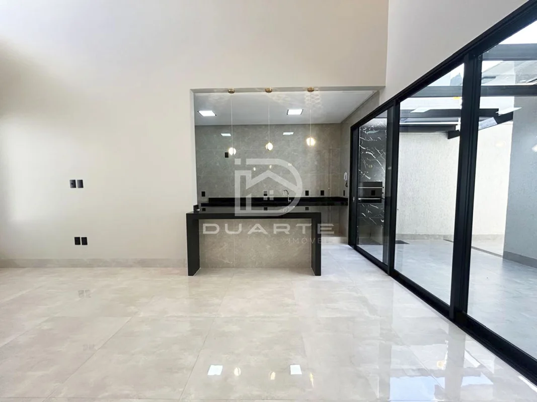 Casa em bairro Jamil Miguel, com:- 03 quartos sendo 01 suite com closet;- Banhei...