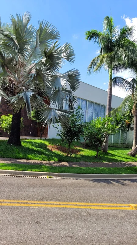  Casa Térrea de Alto Padrão – Sofisticação e ExclusividadeResidência impecável, ...