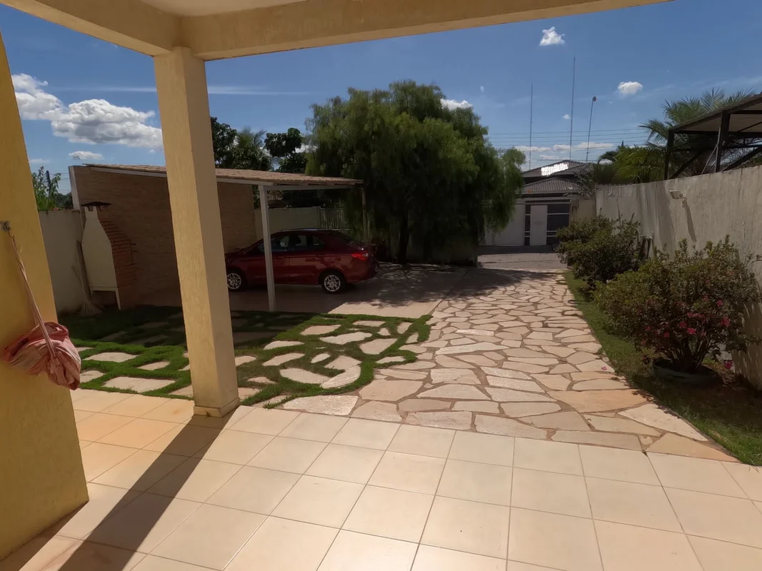 Imagine viver em uma casa confortável e moderna na tranquilidade de Arniqueira, ...