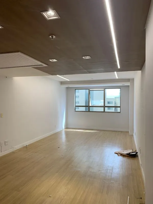 Sala comercial no Brasil 21, localizada no centro da Capital, com 35,22 m² de ár...