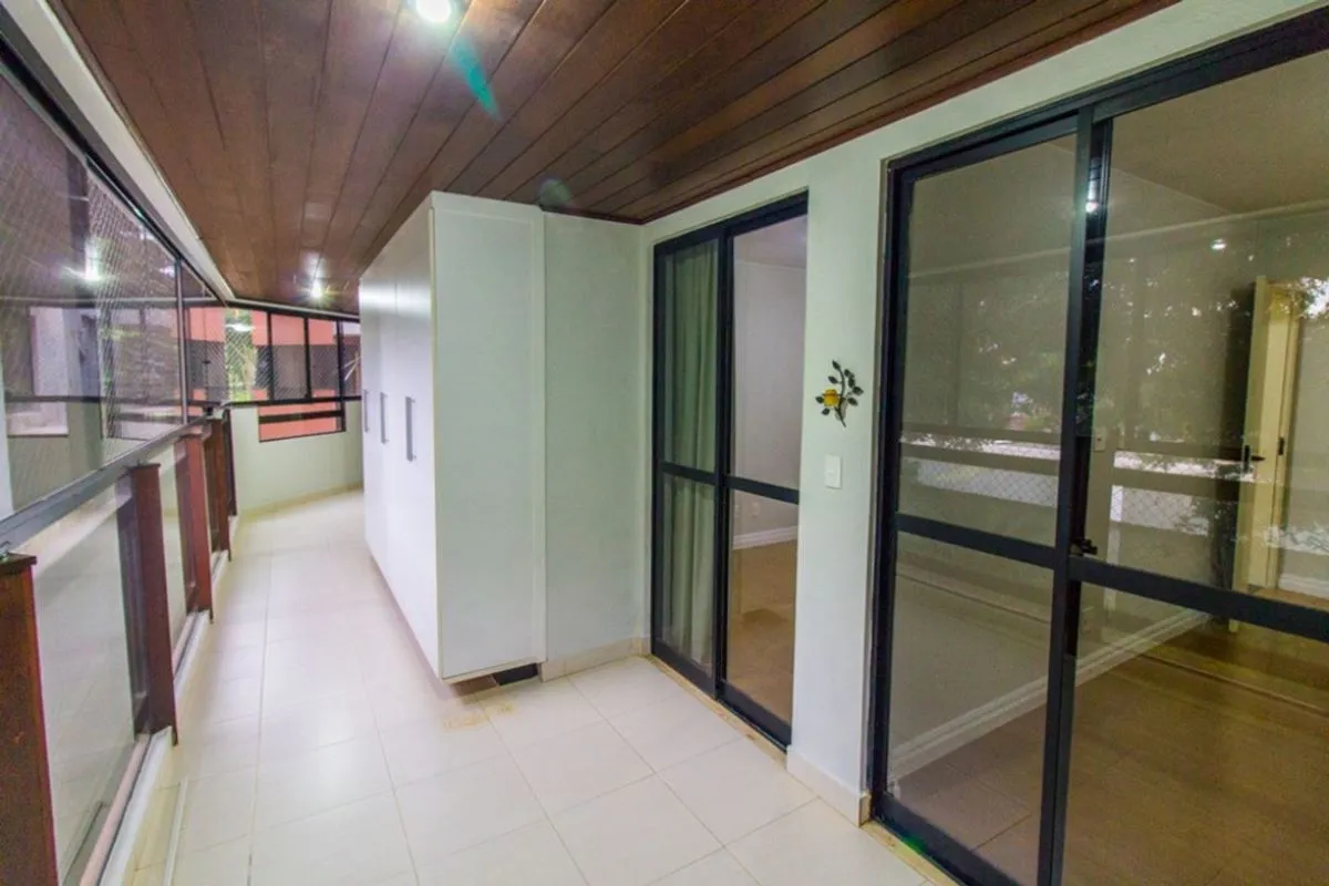 Localização privilegiada na SQN 309, uma das mais belas quadras da Asa Norte, co...