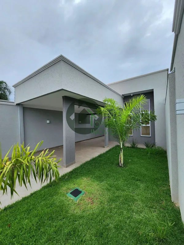 Casa com 3 quartos com uma suíte, 134m² acabamento de primeira, toda no porcelan...