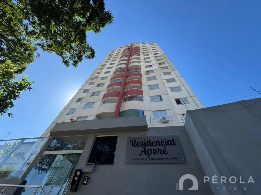 Apartamento com dois quartos sendo uma suíte, banheiro social, sala para dois am...